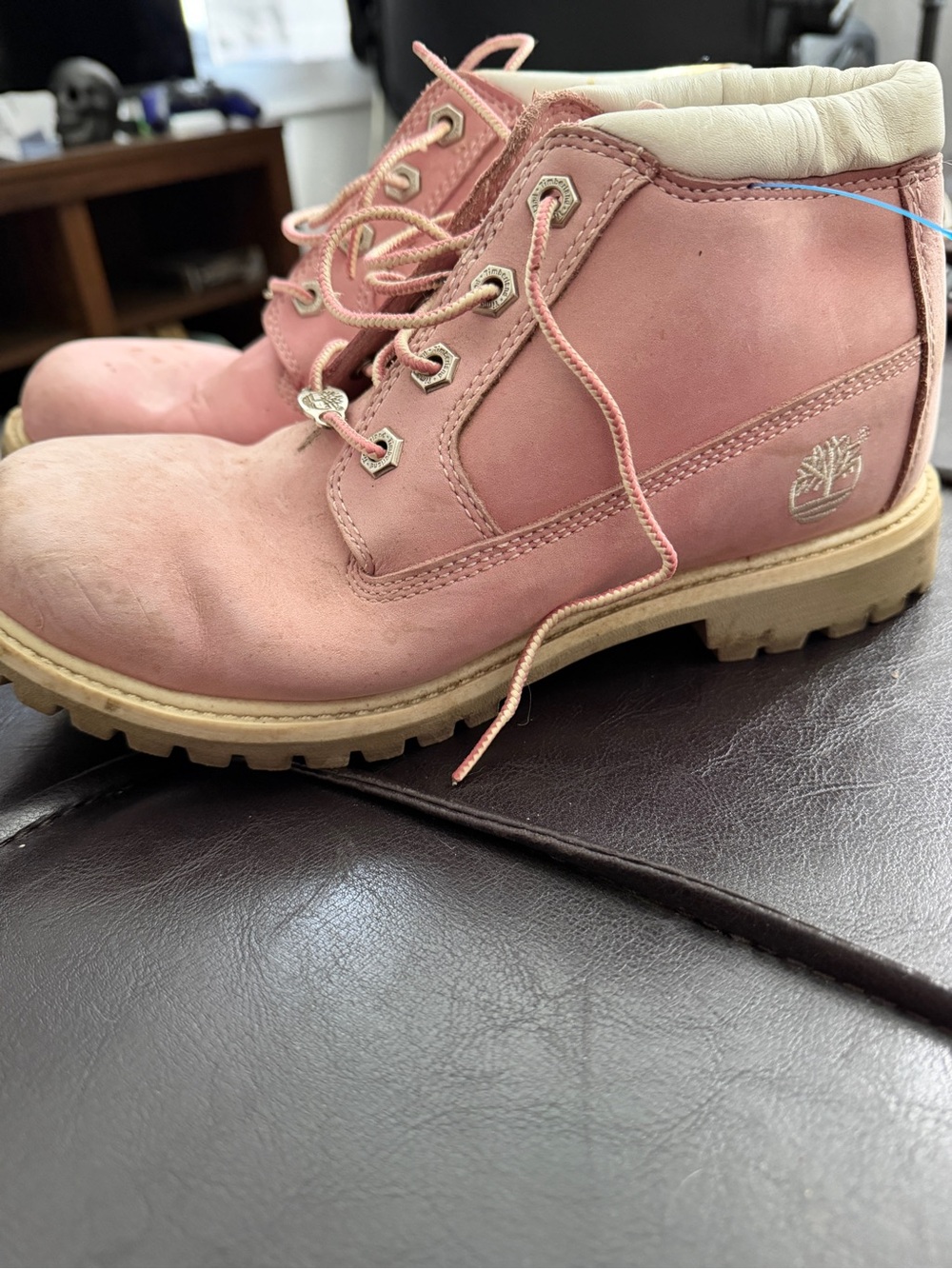 Timberland Pink Leather Lace-Up Boots size 8 women’s